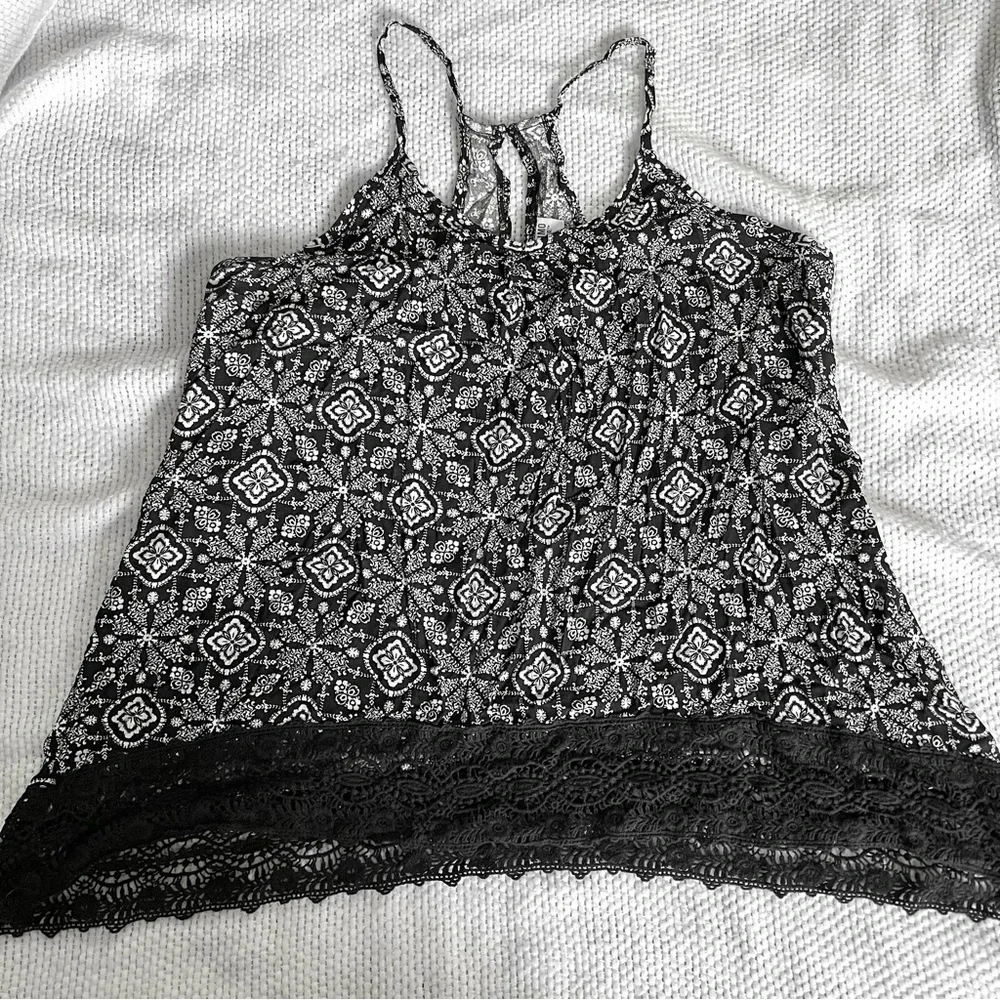 Mossimo Supply Co. Tank Top - Picture 1 of 3